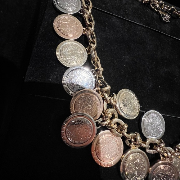 Versace 16pcs medusa pendant vintage necklace - Picture 4 of 7